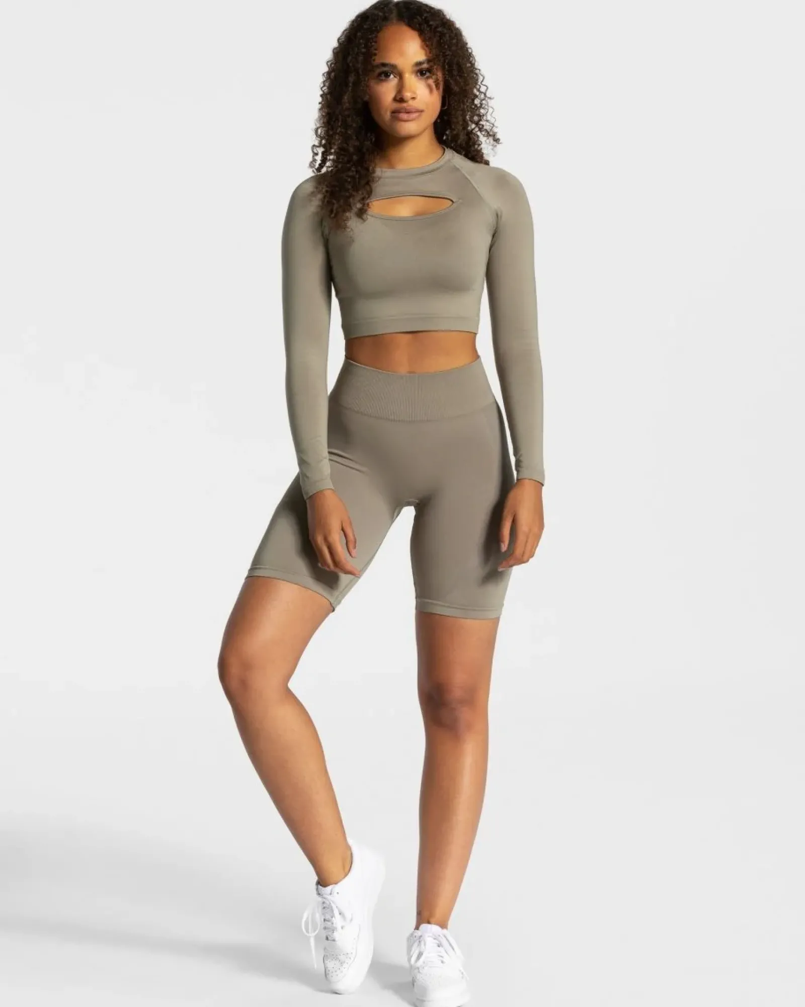 TEVEO Charming Scrunch Short " ">Frau Shorts