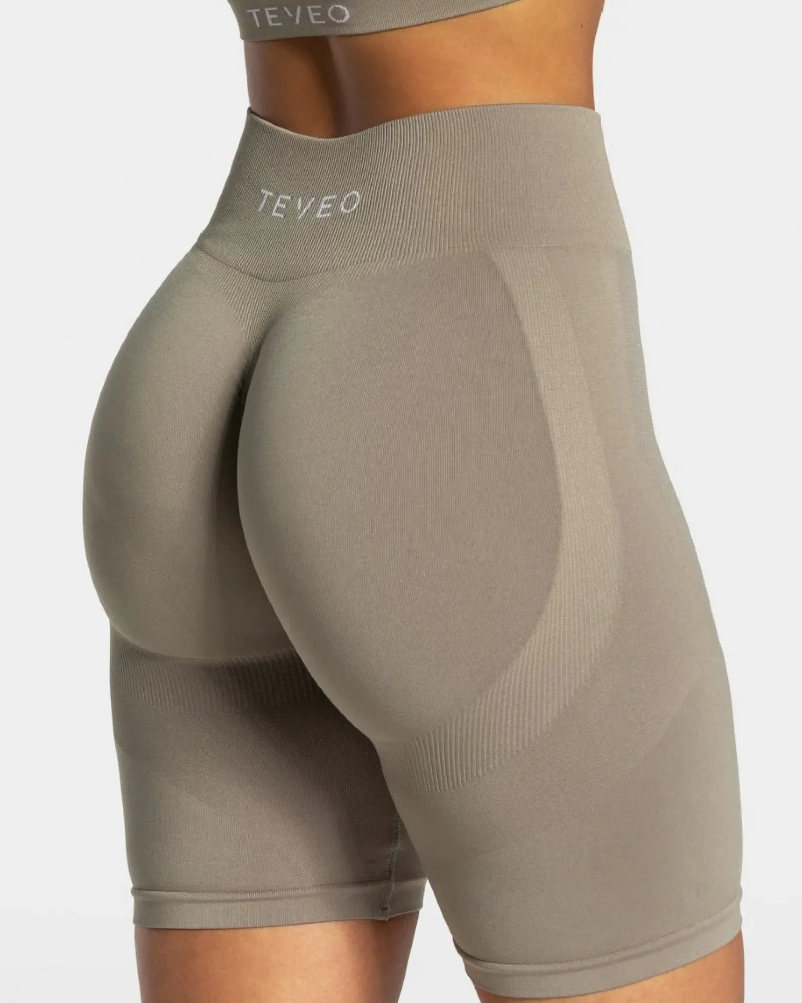 TEVEO Charming Scrunch Short " ">Frau Shorts