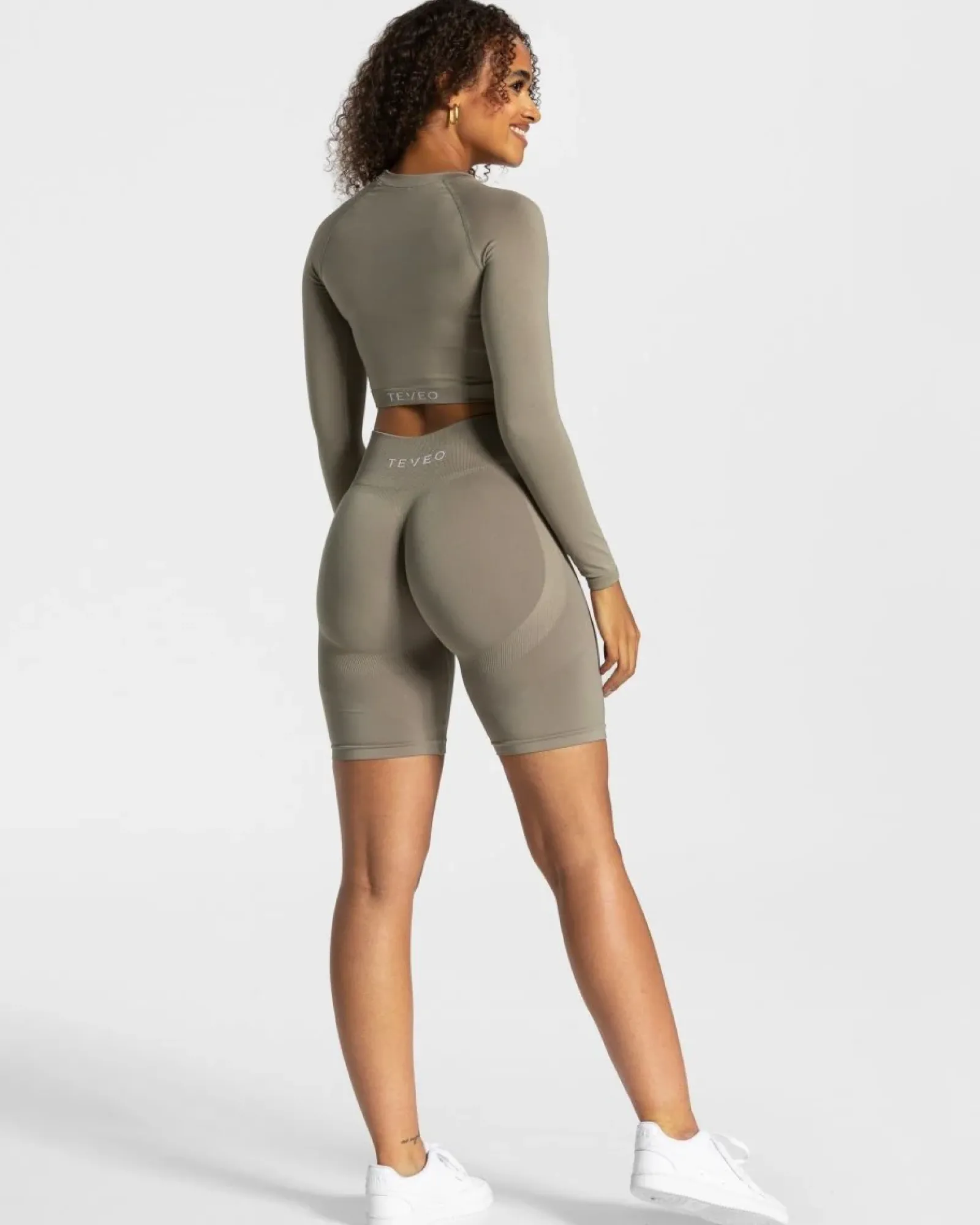 TEVEO Charming Scrunch Short " ">Frau Shorts