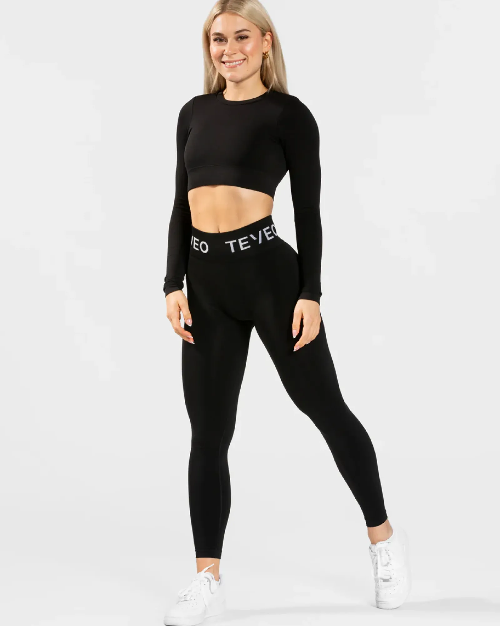 TEVEO Everyday Cut Out Longsleeve " ">Frau Longsleeves