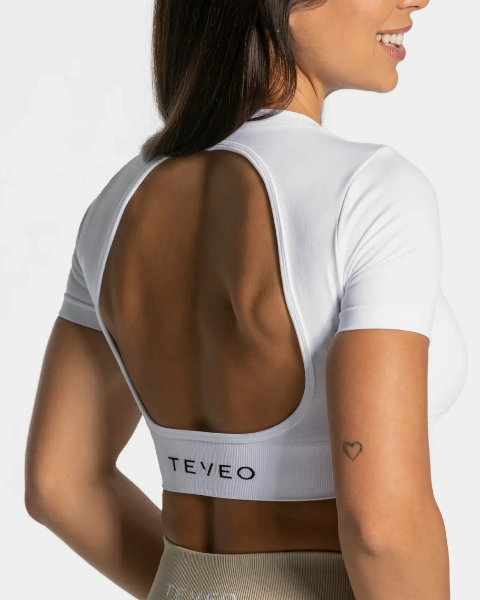 TEVEO Everyday Cut Out T-Shirt " ">Frau T-Shirts