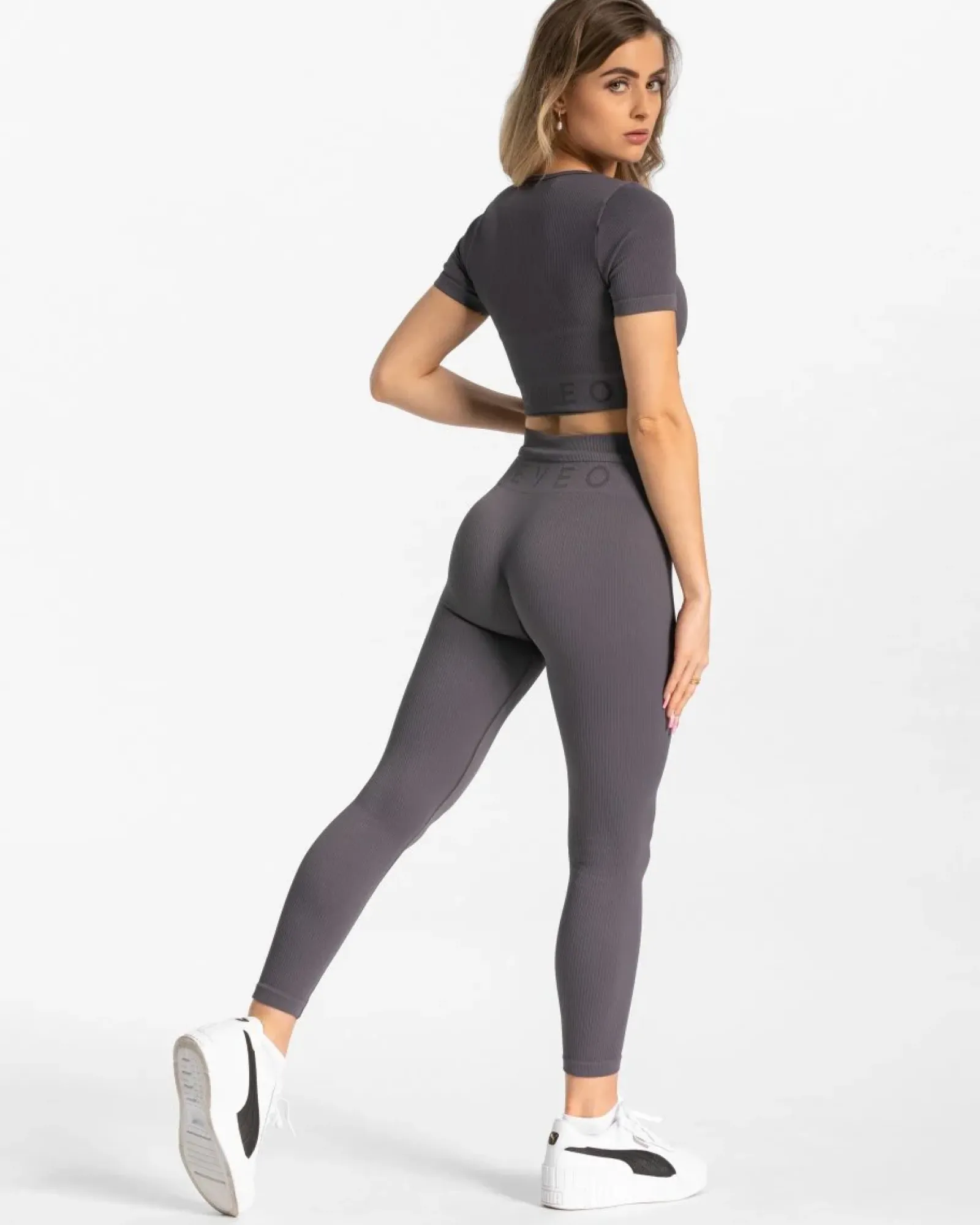 TEVEO Ribbed Crop Top " ">Frau Tops