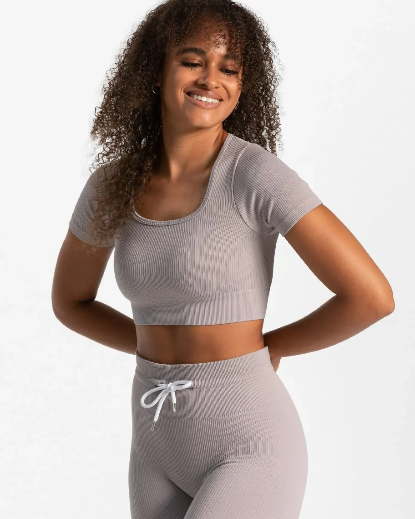 TEVEO Ribbed Crop Top " ">Frau Tops