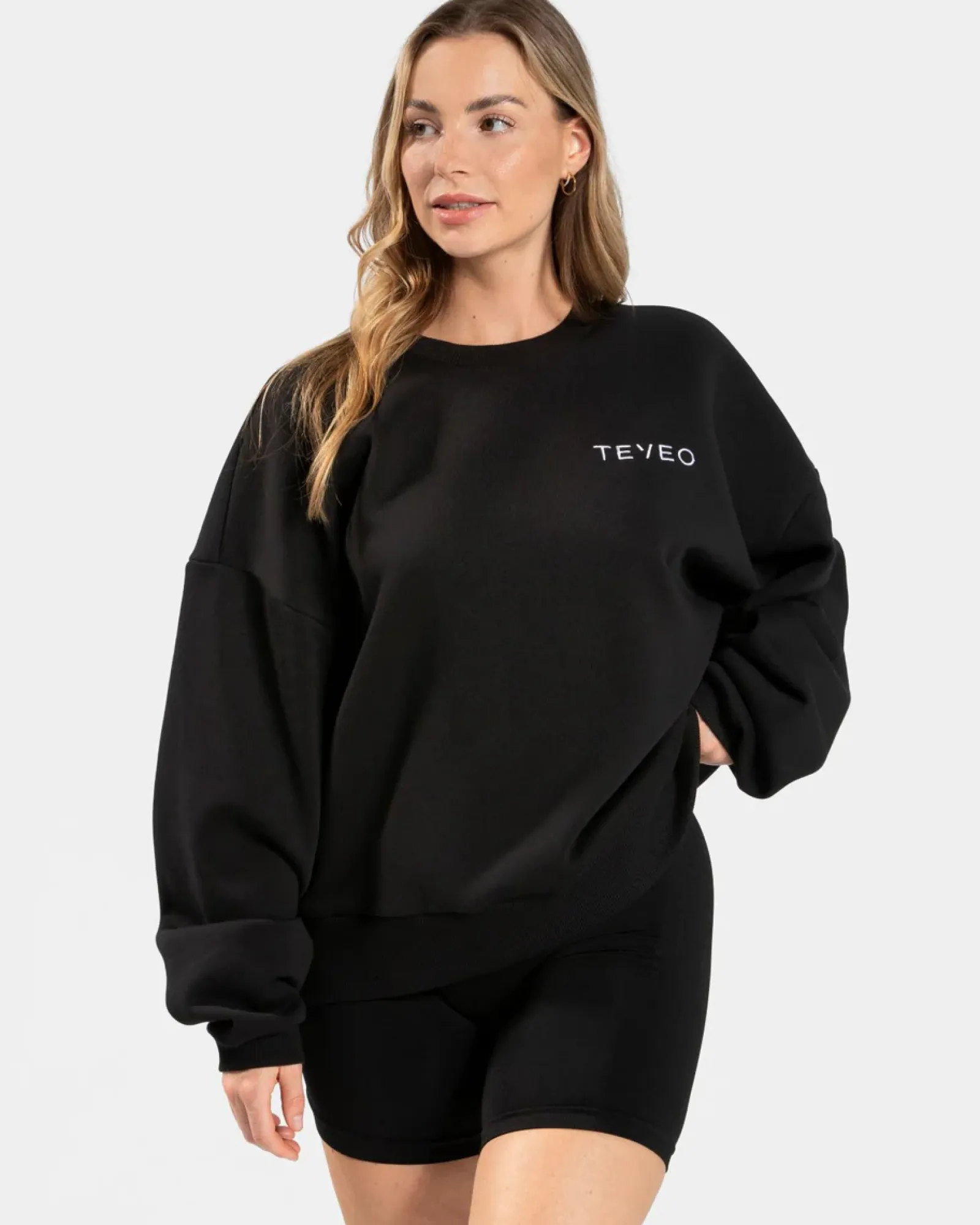 TEVEO Signature Oversized Sweater " ">Frau Hoodies & Jacken