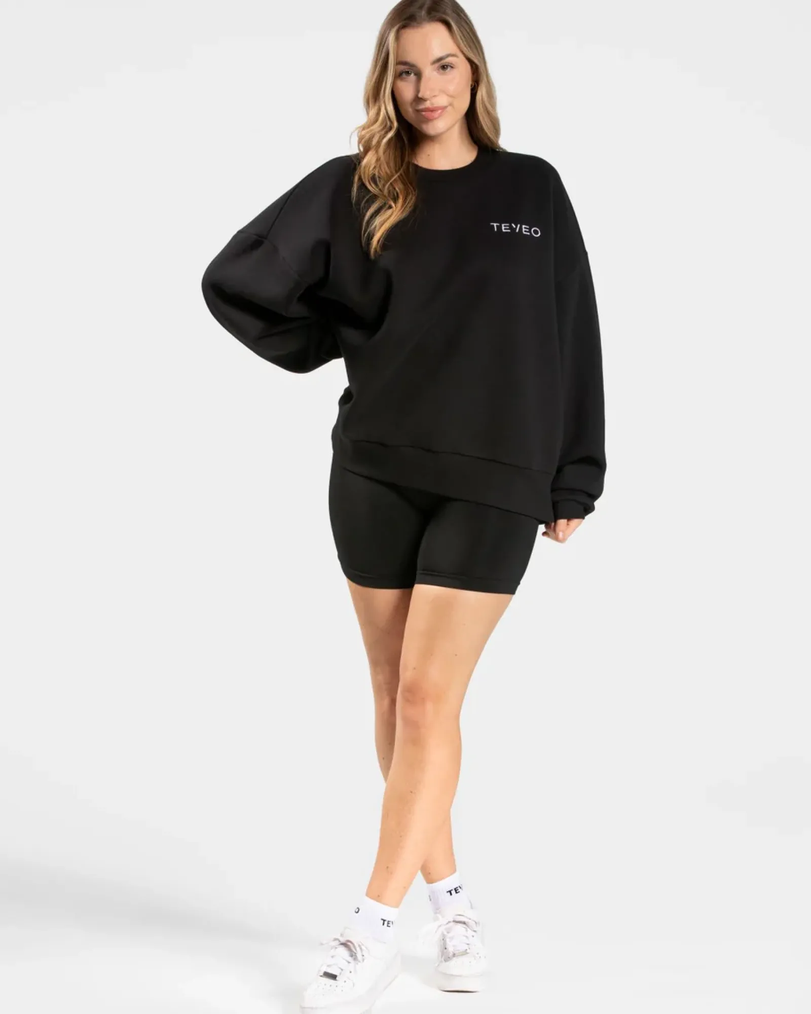 TEVEO Signature Oversized Sweater " ">Frau Hoodies & Jacken