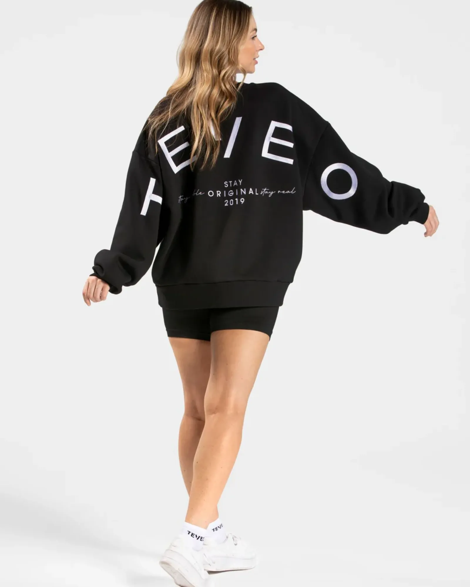 TEVEO Signature Oversized Sweater " ">Frau Hoodies & Jacken