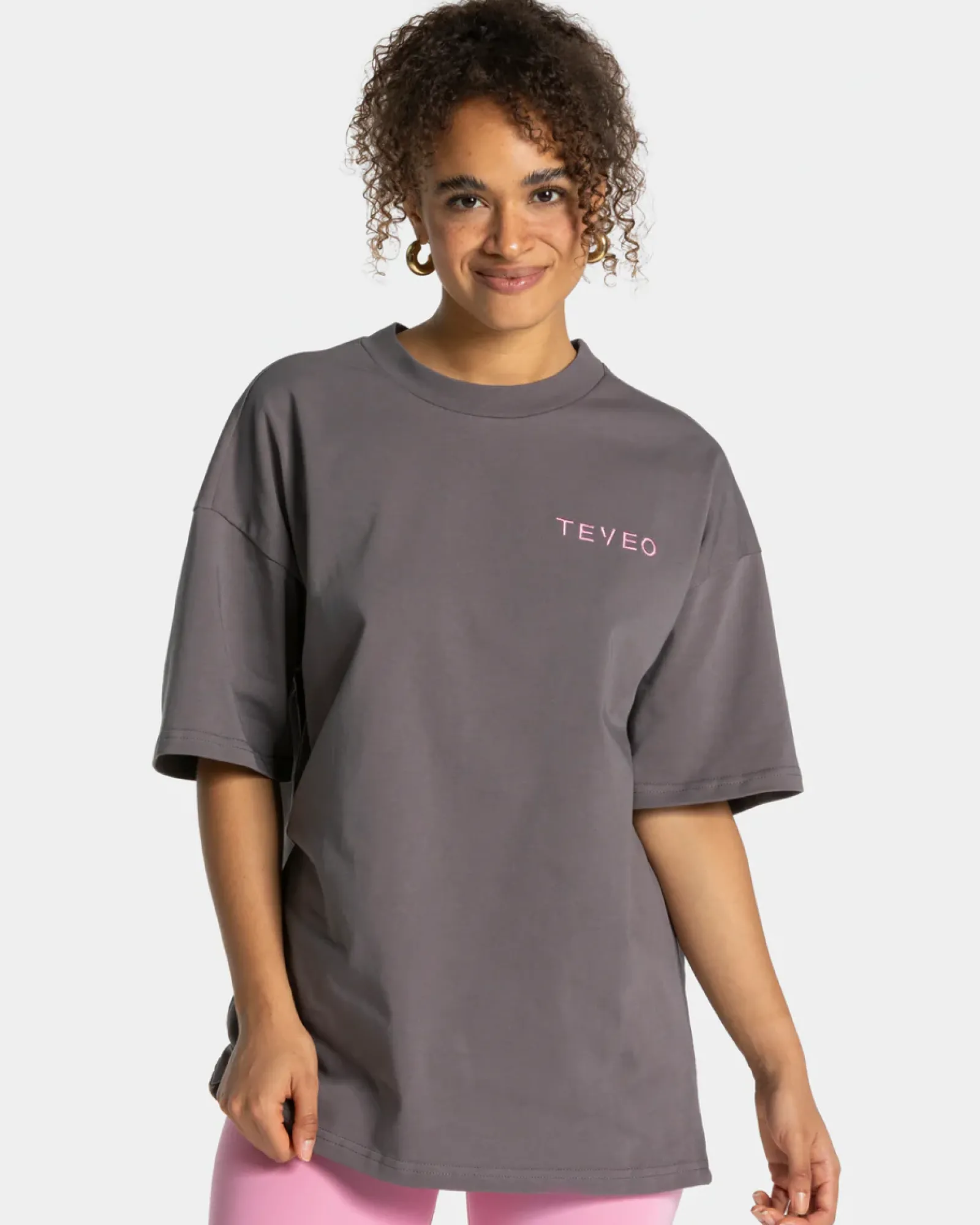 TEVEO Signature Oversized T-Shirt " ">Frau T-Shirts