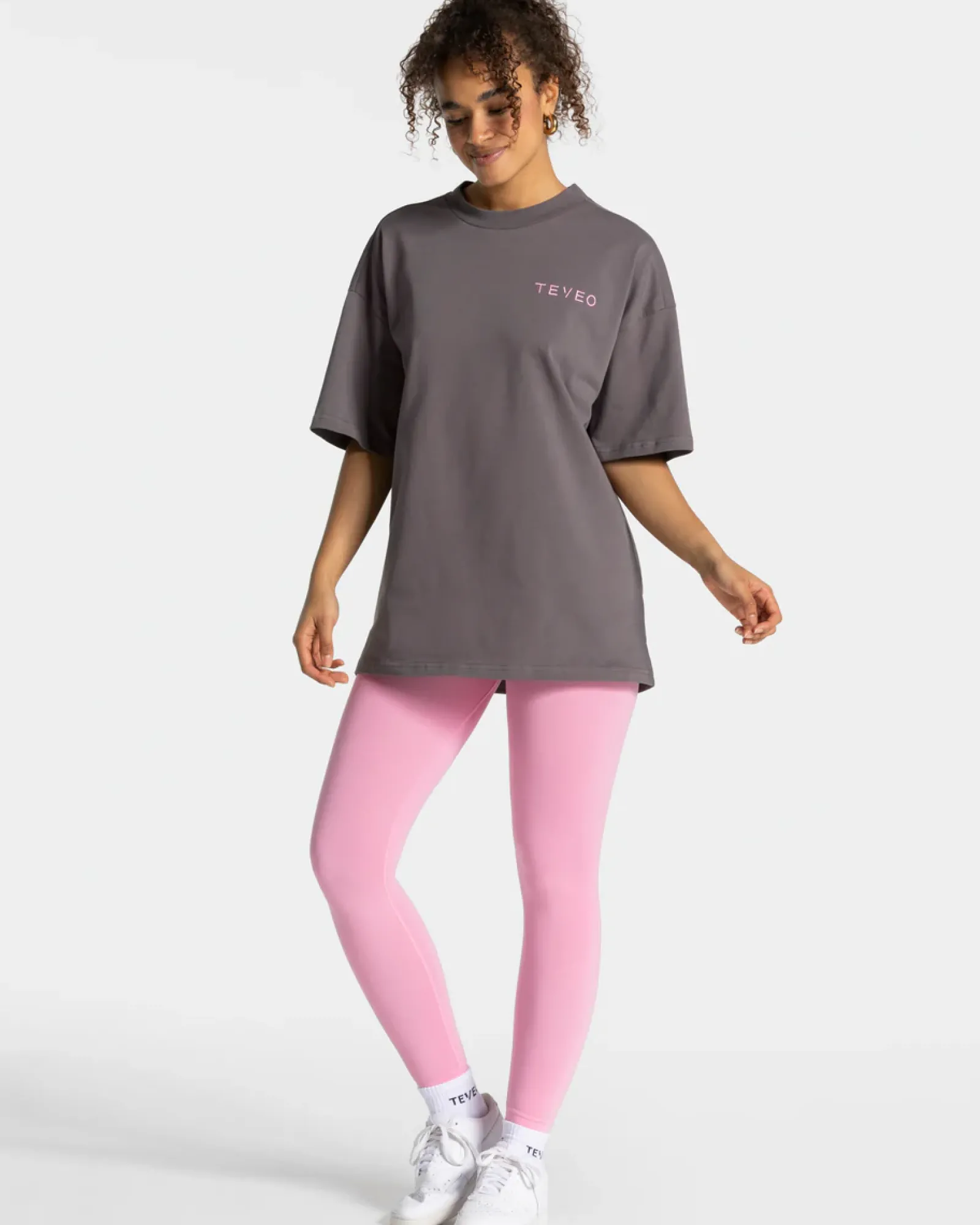 TEVEO Signature Oversized T-Shirt " ">Frau T-Shirts