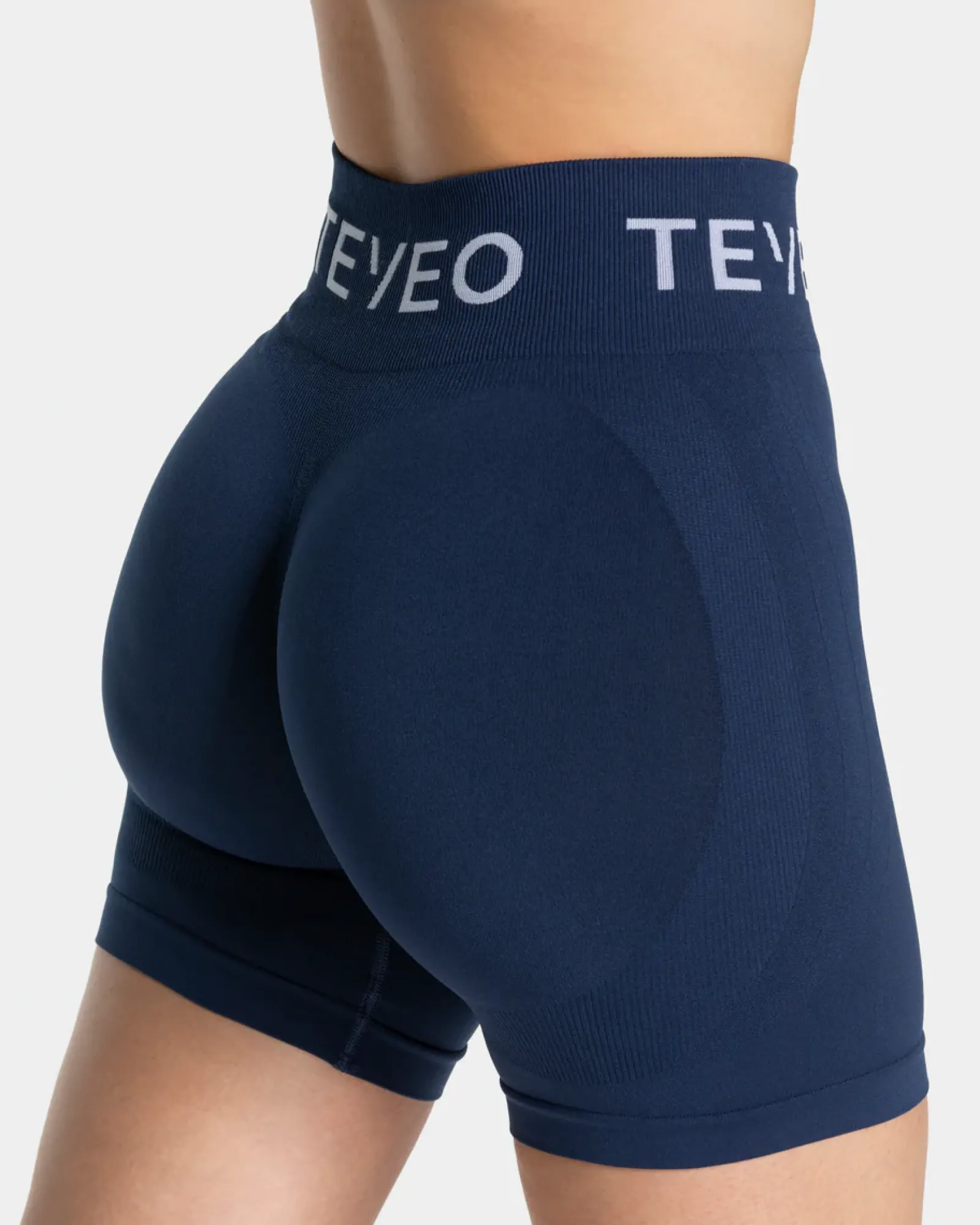 TEVEO Signature Scrunch Short " ">Frau Shorts