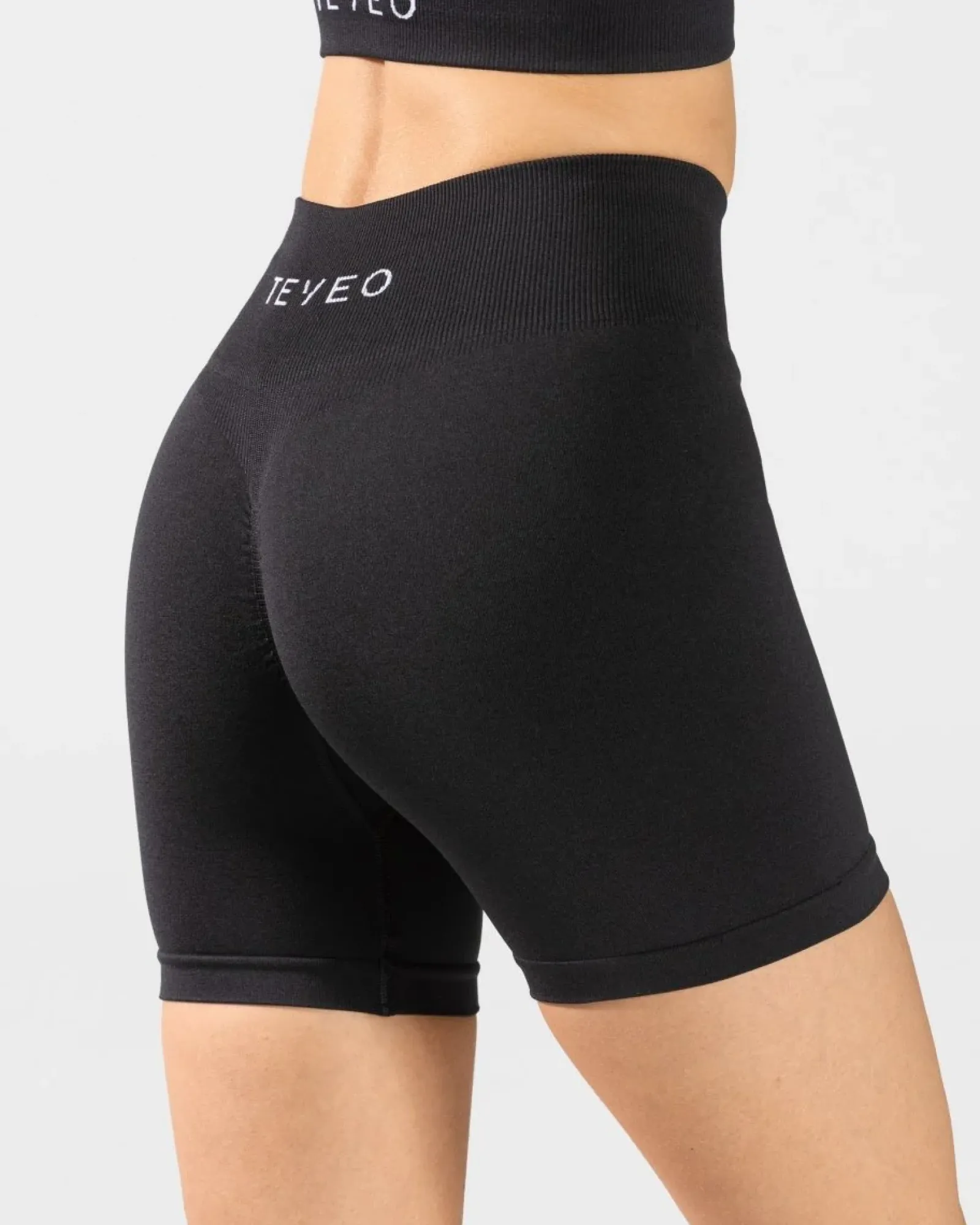 TEVEO Timeless Scrunch Short " ">Frau Shorts