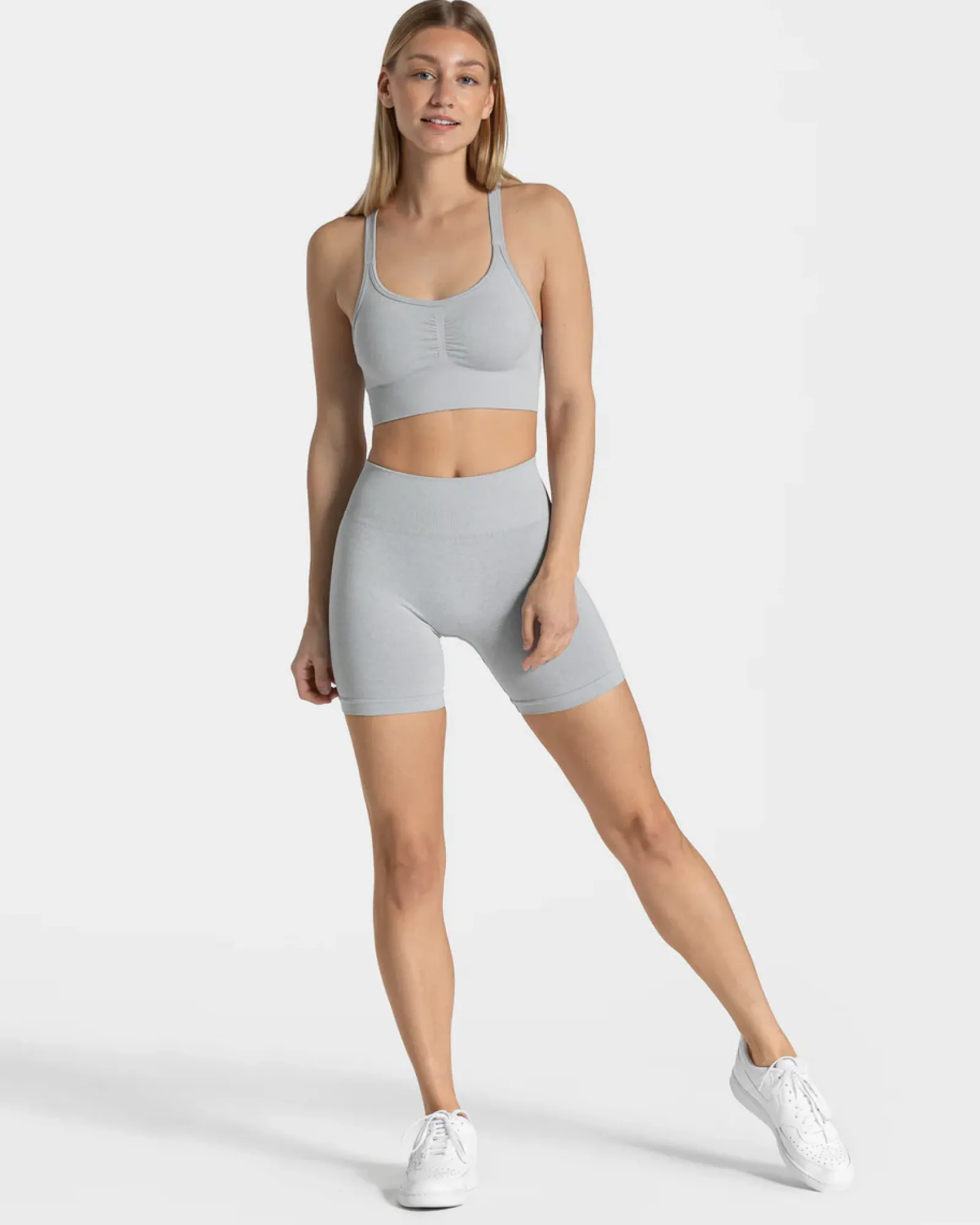 TEVEO Timeless Scrunch Short " ">Frau Shorts
