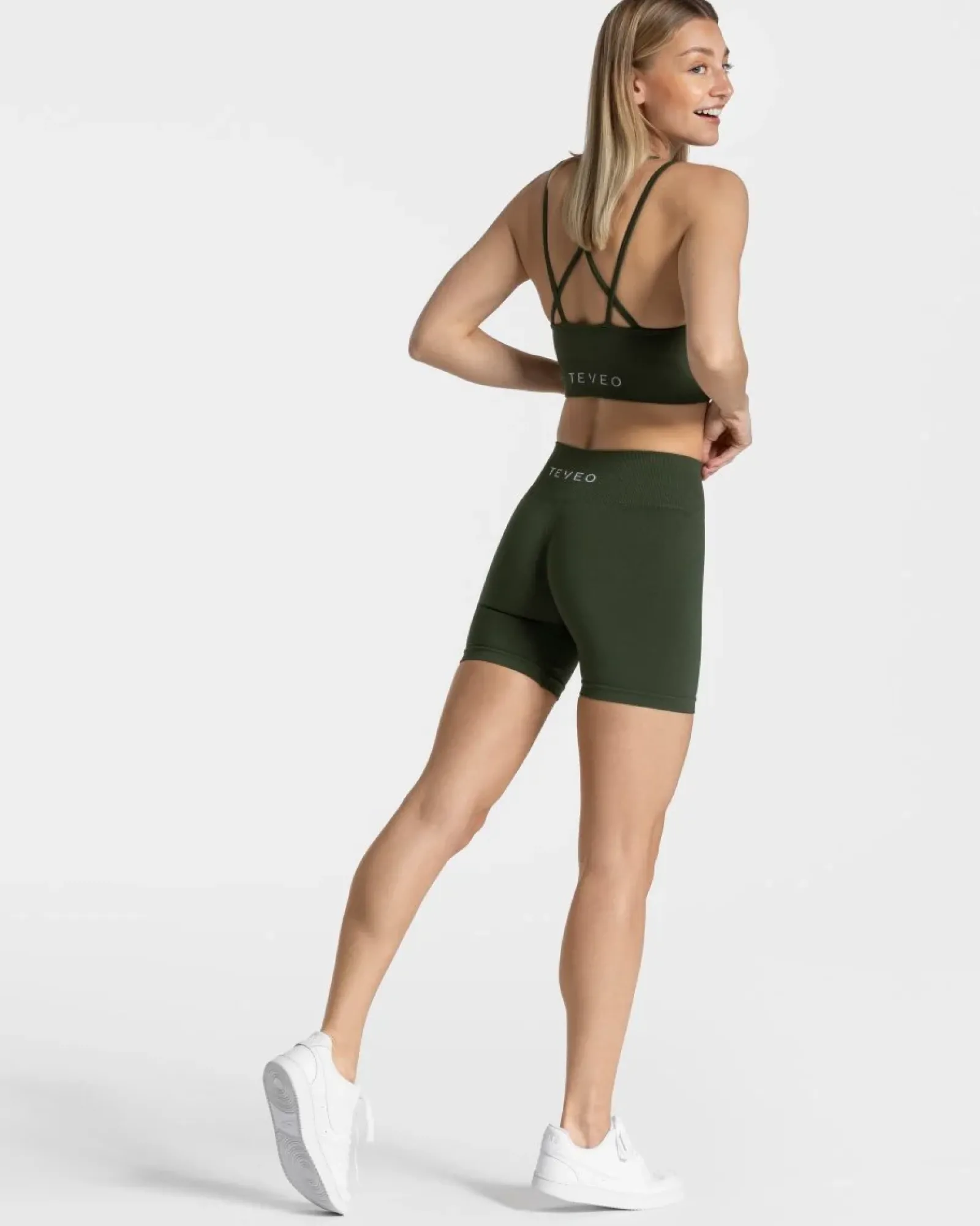 TEVEO Timeless Scrunch Short " ">Frau Shorts